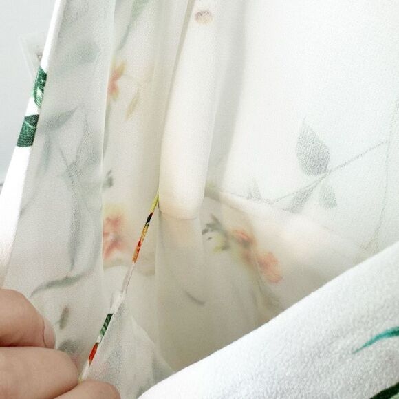 Willow & Clay Landon White Floral Ruffle Hem Wrap Mini Dress Women’s Size Small - Picture 10 of 13